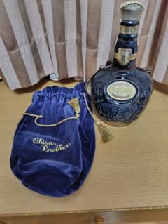 ロイヤルサルート 21年 青陶器ボトル スコッチウイスキーのサムネイル