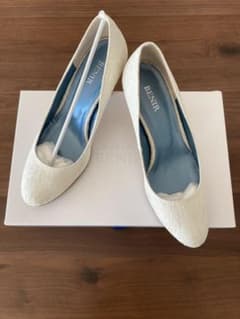 【サイズ広げる処置済】size39（24.5強）BENIRブライダルシューズのサムネイル