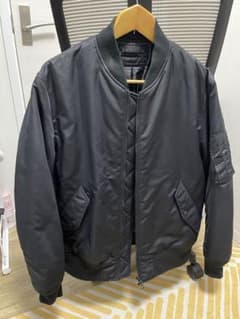 ユニクロ　MA1ジャケットのサムネイル