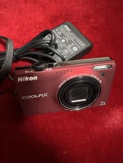 Nikon COOLPIX 7倍光学ズーム レッド 16GBメモリ付き - メルカリ