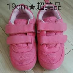 19cm★ピンクキッズスニーカーのサムネイル