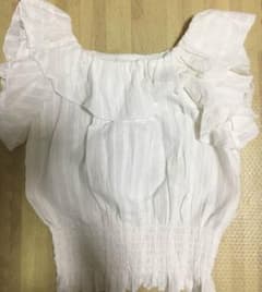 ガーリー  オフショルダーのサムネイル