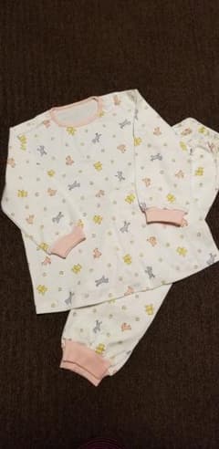 ファミリアfamilia　ロンパース パジャマ95㎝　未使用のサムネイル