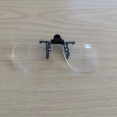 クリップ式メガネ　拡大鏡　倍率-2倍のサムネイル