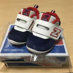 ニューバランス 13cm ベビー靴のサムネイル