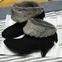 最終お値下げ！ファー付きショートブーツ☆size ＬＬのサムネイル