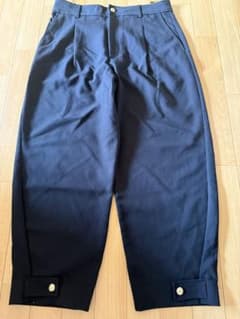 ZARA タック入りパンツ ブラックのサムネイル