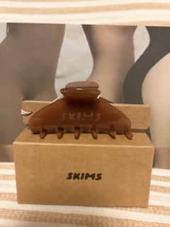 SKIMS ロゴ クリップ ヘアアクセサリー スキムズ rhode SKIMS ロゴミニクリップ ヘアアクセサリー スキムズ SMALL rhode