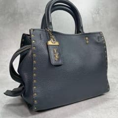 高級 COACH コーチ ハンドバッグ スタッズ ネイビー ローグ - メルカリ
