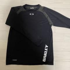 オークリー　ロングTシャツのサムネイル