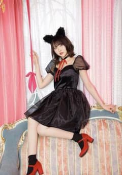 猫耳付き黒ドレスのサムネイル