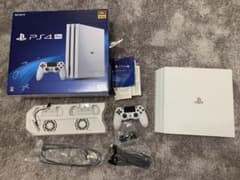 PlayStation®4 Pro グレイシャー・ホワイト 1TB CUH-7…のサムネイル