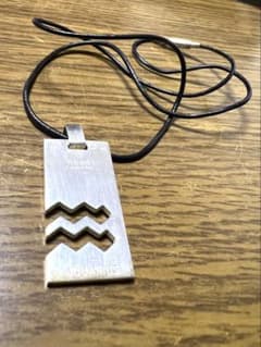 GUCCI 星座　水瓶座　ネックレス シルバーのサムネイル