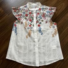 刺繍入り風フリル袖ノースリーブシャツ Mのサムネイル