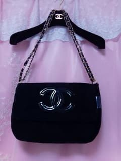 CHANELノベルティショルダーバッグブラックロゴ入りのサムネイル