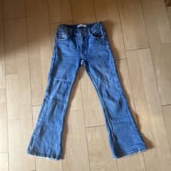 ZARA ライトブルーフレアパンツのサムネイル