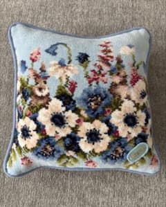 ハブアラブリーデイ　フェイラー クッション　ミニクッション　うさぎ　花　アネモネ ハブアラブリーデイ フェイラー クッション ミニクッション