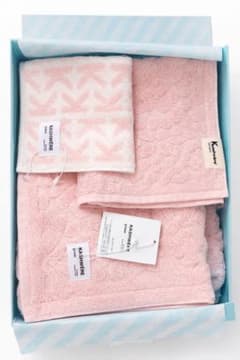 【新品未使用・箱付き】カシウエア 高級タオルセット ピンク ギフト 新品未使用・箱付き】カシウエア 高級タオルセット ピンク ギフト