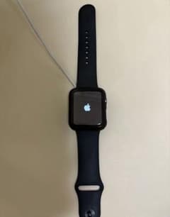 Apple Watch series3 ブラック 本体 充電ケーブル付きのサムネイル
