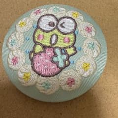 サンリオ　刺繍缶バッジ　ケロケロケロッピのサムネイル