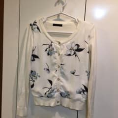 専用　白　花柄　カーディガンのサムネイル