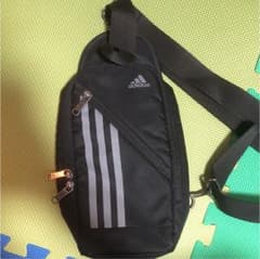 adidas アディダス ショルダーバッグのサムネイル