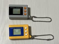 バンダイ デジモンミニ　ノーマルVer.2.0 ２セット育成　箱付　動作確認済 デジモンミニ ver.1.0 ver.2.0 グレー イエロー - メルカリ
