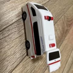 救急車 ミニカー　マックのサムネイル