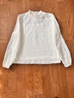 ホワイト レースブラウス 長袖 ハイネック　上品　可愛い