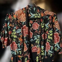再値下げ！長谷川京子さん着用　ZARA ザラ　花柄マキシ丈ワンピース　XS 黒のサムネイル
