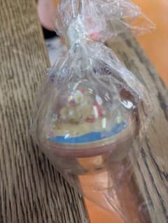 ⭐送料無料　サンリオキャラクターズ日焼けすやすやカプセルキーチェーンキティちゃんのサムネイル