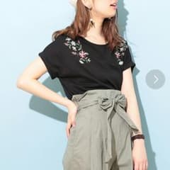 ナナ様専用【美品】ナチュラル クチュール  刺繍Tシャツのサムネイル