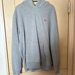 Levi's グレー フード付きパーカーのサムネイル