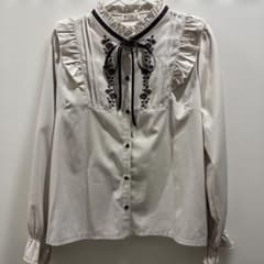 axes femme フリル刺繍長袖シャツのサムネイル