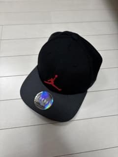 Jordan 黒赤 キャップ フラットビルのサムネイル