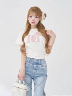 Daricih Hello Kitty キルティングアップリケビジュー Tシャツ - メルカリ