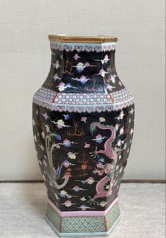 中国 大清乾隆年製銘 黒地粉彩龍鳳紋角瓶 右 高さ47.0cm 送料込み0106