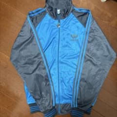 adidasトラックジャケットのサムネイル