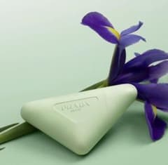 PRADA ハンド　トリプルケア　ハンドクリームのサムネイル