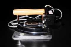 廃盤 タキイ電器 7型自動 アイロン 100V 500W 専用架台付 業務用のサムネイル