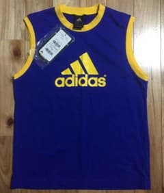 adidasのサムネイル