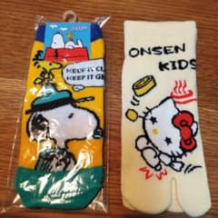 【新品】キッズ　靴下　スヌーピー　キティ　19〜24cmのサムネイル