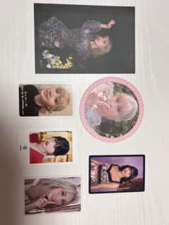 twice モモ　アルバム特典　トレカ&ポストカード&コースターカードのサムネイル