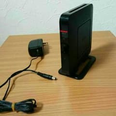 Wi-Fiルータ中継機能搭載BuffaloとLANケーブル2本のサムネイル