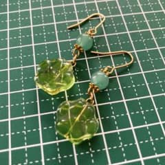 レジンのピアス【天然石アベンチュリン】