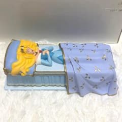 眠れる森の美女】オーロラ姫 腕時計 フィギュア 限定 箱あり 未使用