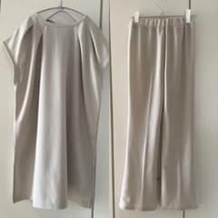 【ポン様専用】グレージュセットアップのサムネイル