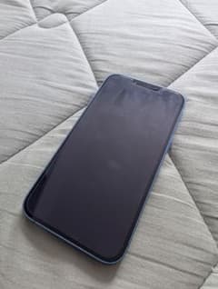 Apple iPhone 13 ブルー　128GBのサムネイル