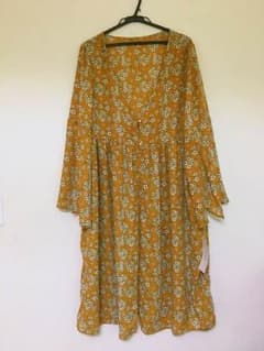 ロングカーディガン （新品） かわいいお花柄♡5999円→3200円のサムネイル