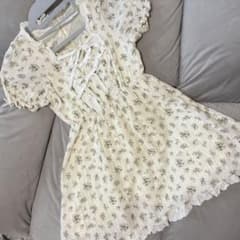 Honey Cinnamon花柄 レースアップ ミニワンピースのサムネイル